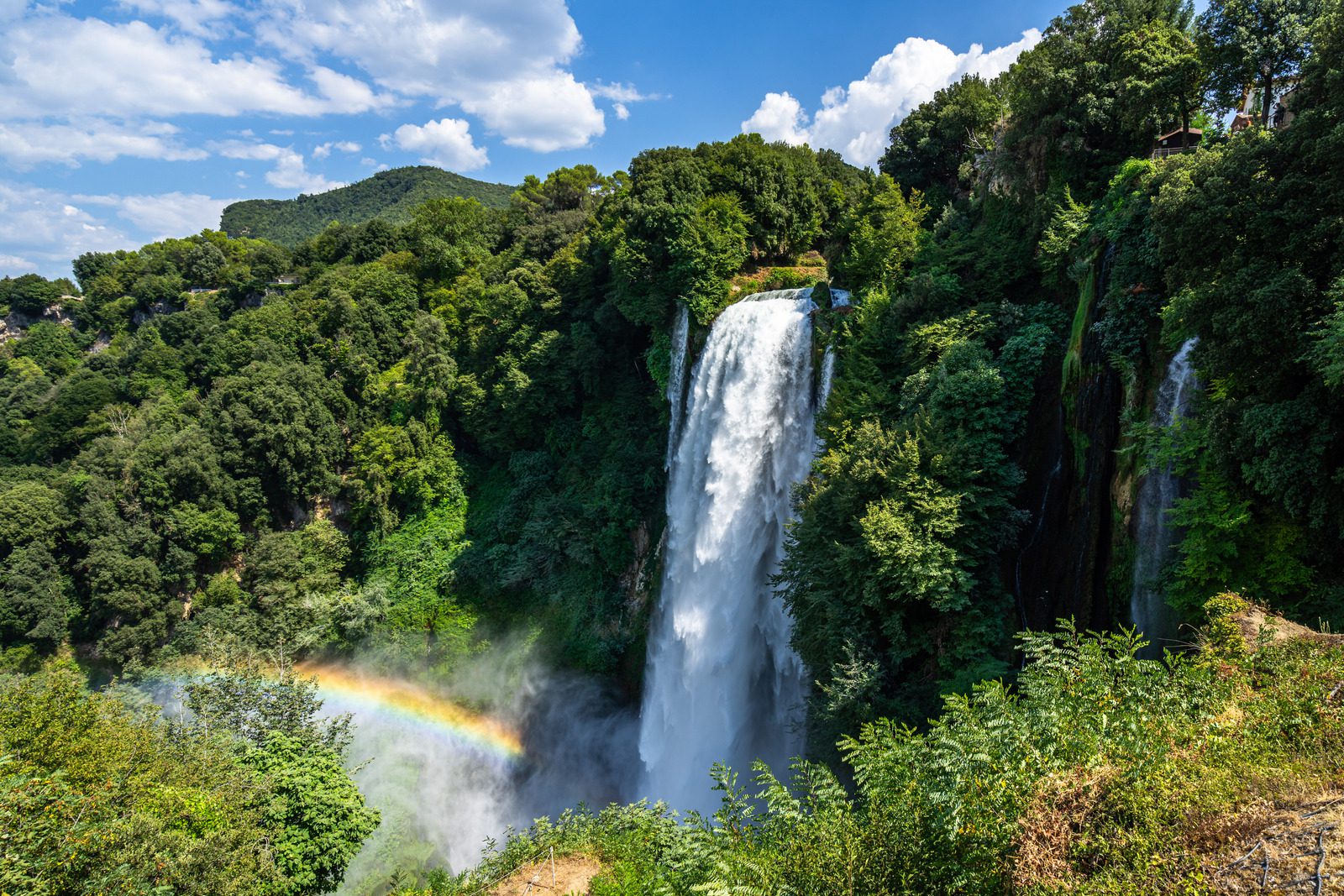 In Umbria tra cascate e misteri